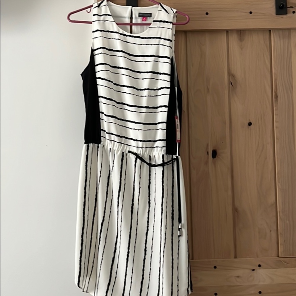 Vince camuto black and white dress mini sleeveless